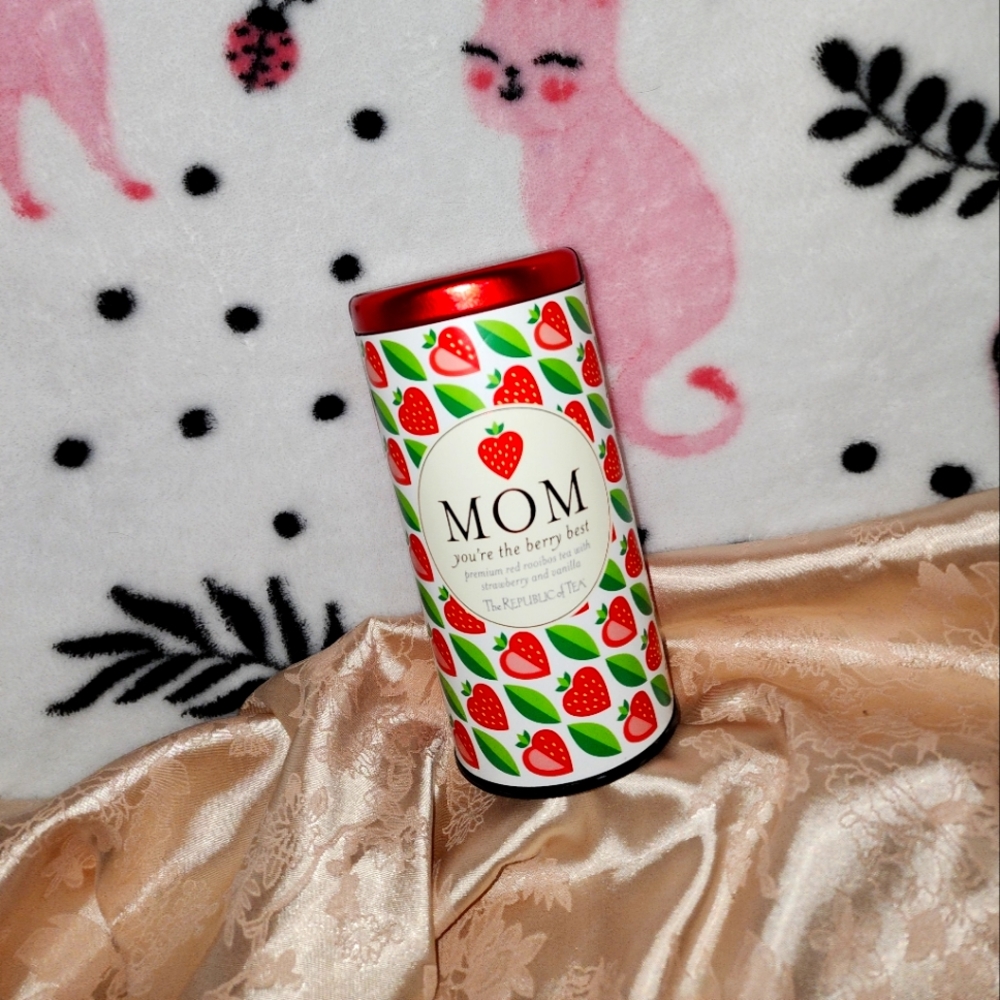 🍓MOM🍓 red rooibos tea w/ strawberry & vanilla